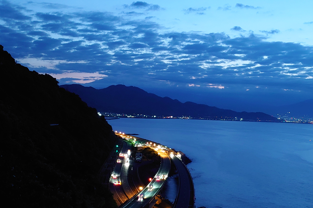薩埵峠（夜明け）